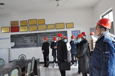 新沂市組織部、新沂市總工會(huì )領(lǐng)導考察藍豐生化“三創(chuàng  )爭、兩提升”工作