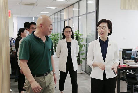 江蘇省委網(wǎng)信辦、省委宣傳部領(lǐng)導赴蘇化科技園調研重點(diǎn)企業(yè)